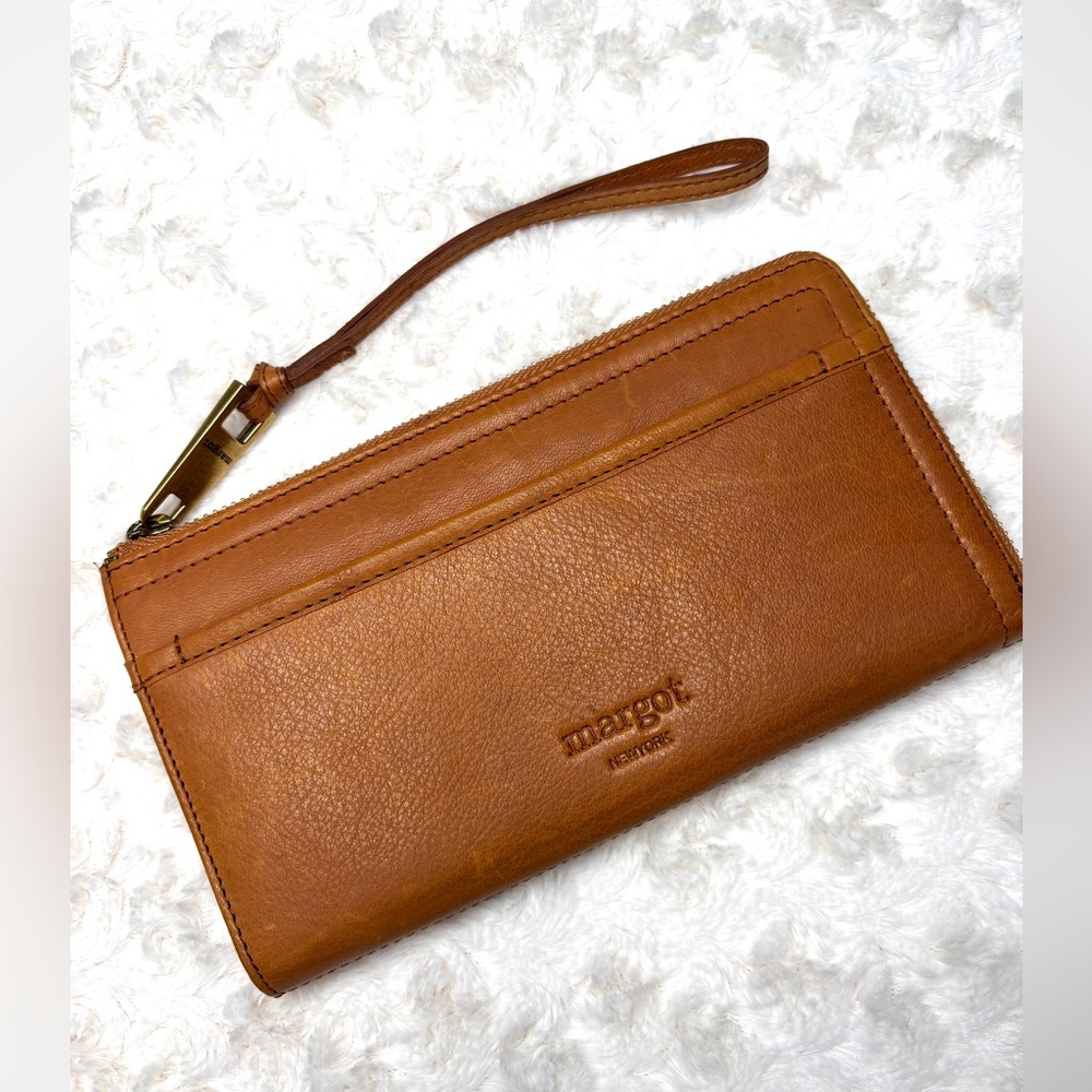 Margot Leather NEW Bifold Wristlet Wallet Clutch Cognac Brown